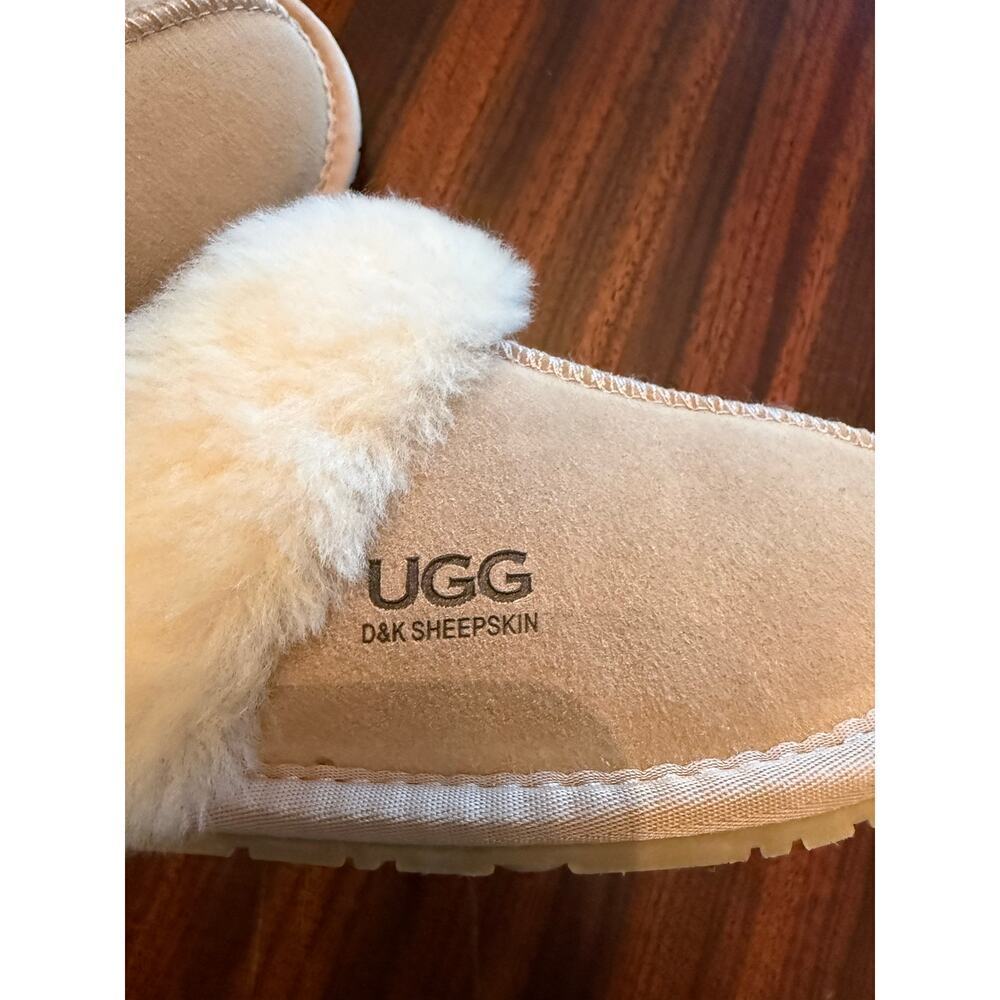 UGG Scuffette Sand Women’s EU 35–36 US 5.5 NWOB Shearling Slippers - Picture 2 of 7